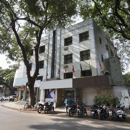 Oyo 6429 Hotel Pearl Пюн Екстериор снимка