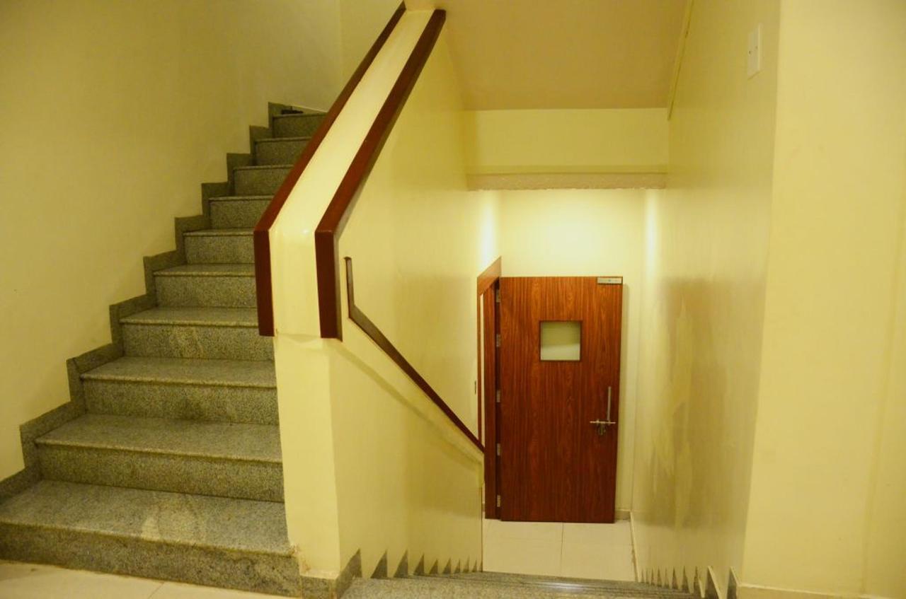 Oyo 6429 Hotel Pearl Пюн Екстериор снимка