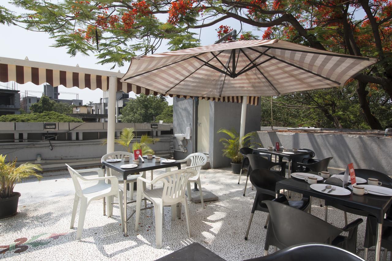 Oyo 6429 Hotel Pearl Пюн Екстериор снимка