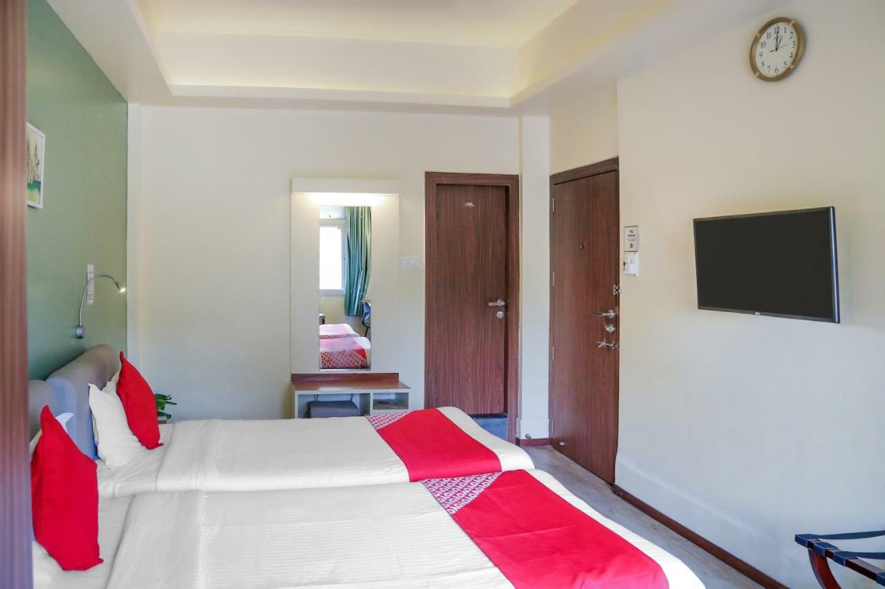 Oyo 6429 Hotel Pearl Пюн Екстериор снимка