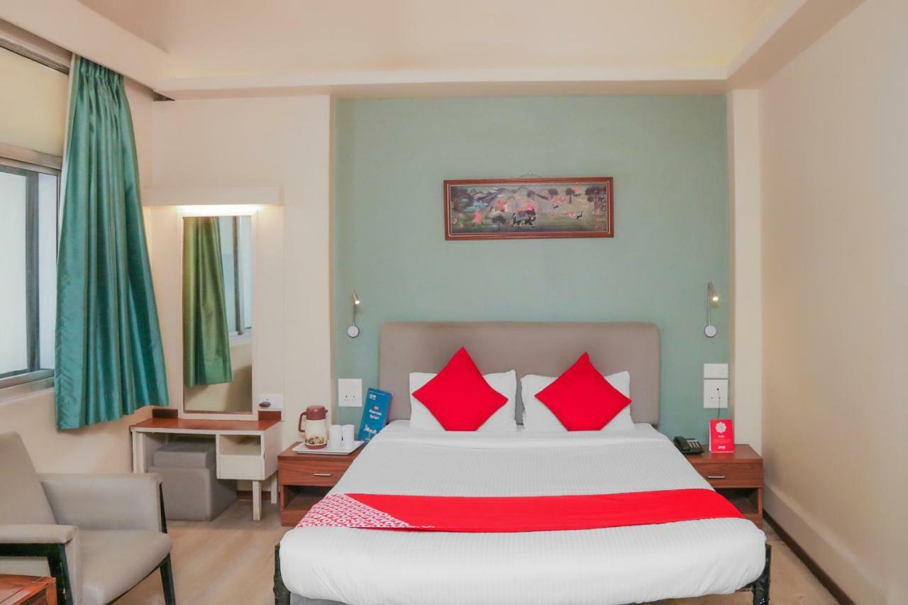 Oyo 6429 Hotel Pearl Пюн Екстериор снимка